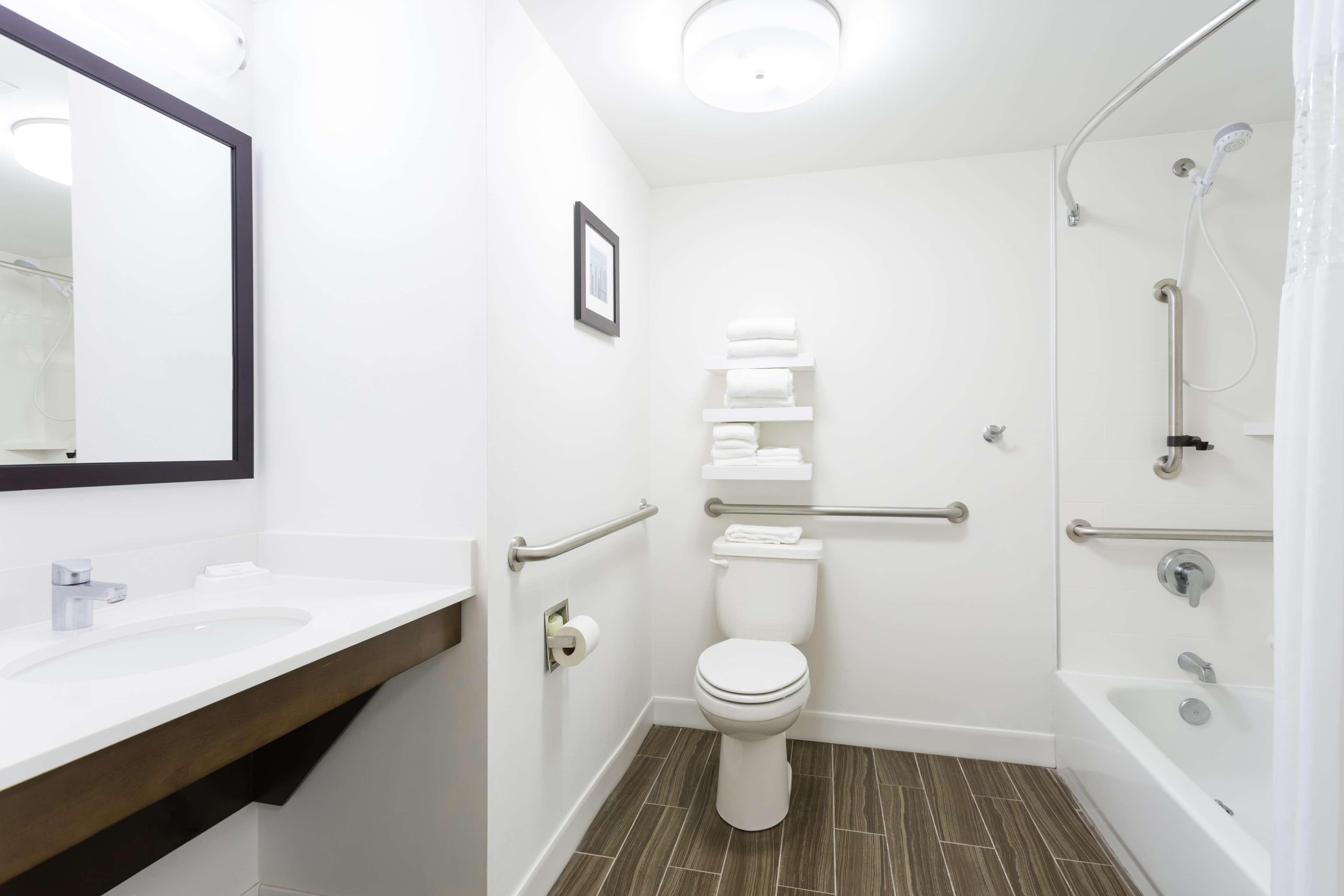 Hampton Inn Havelock Bagian luar foto