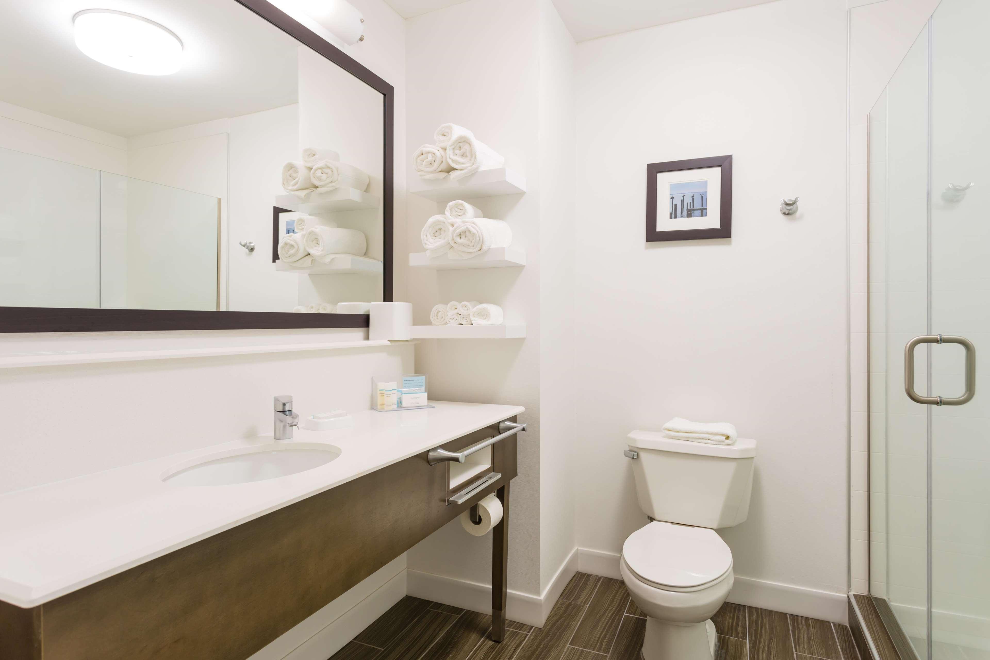 Hampton Inn Havelock Bagian luar foto