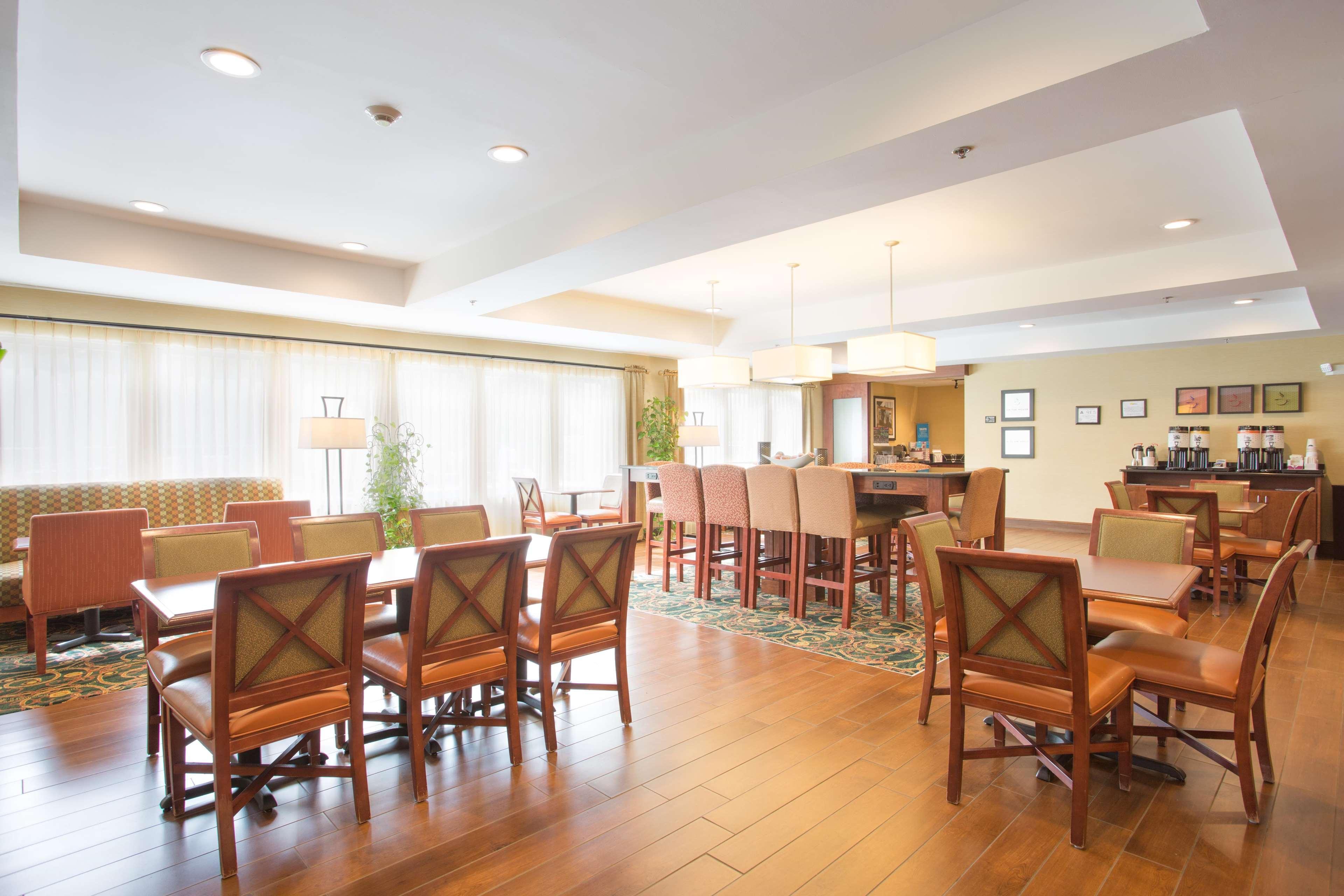 Hampton Inn Havelock Bagian luar foto