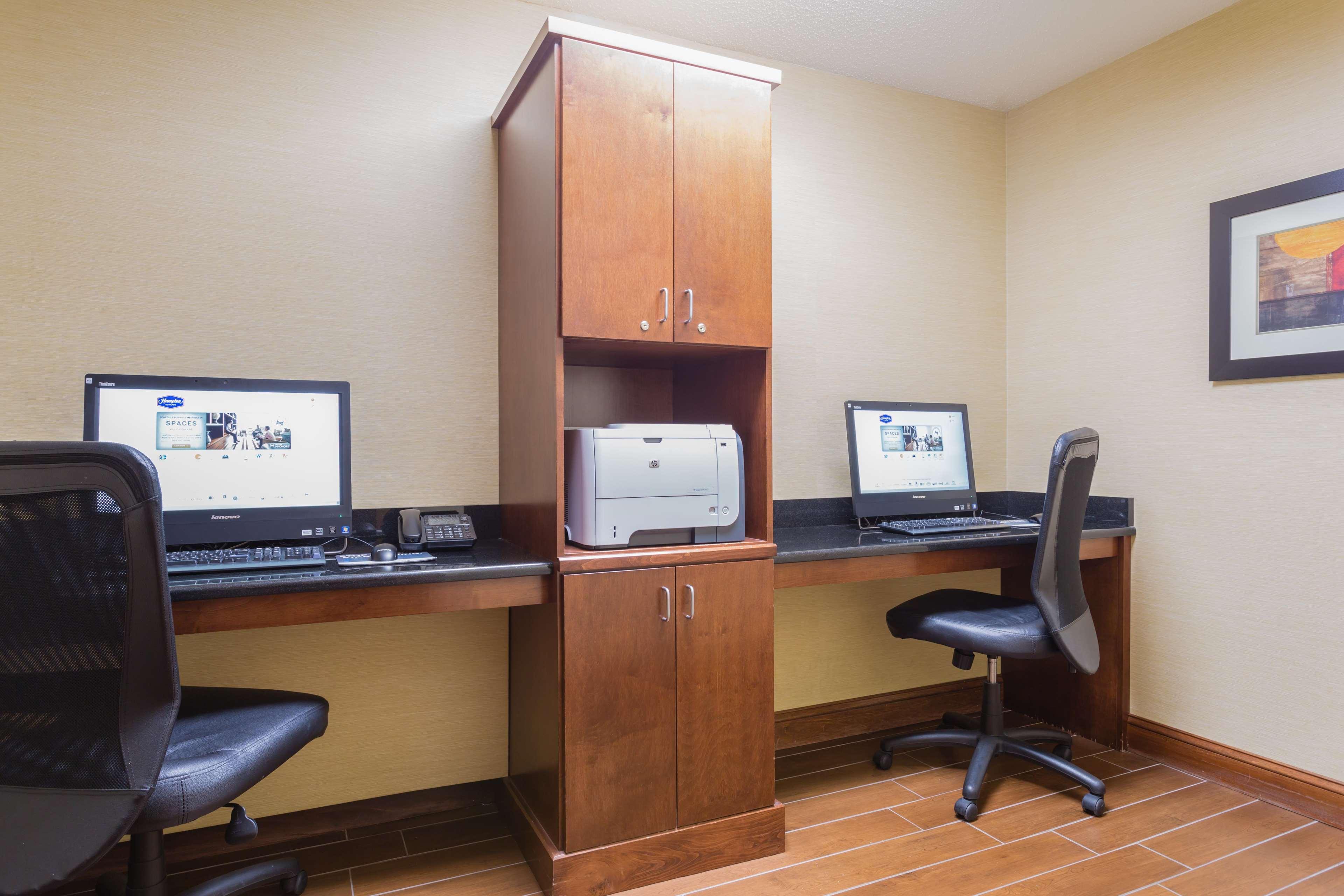 Hampton Inn Havelock Bagian luar foto