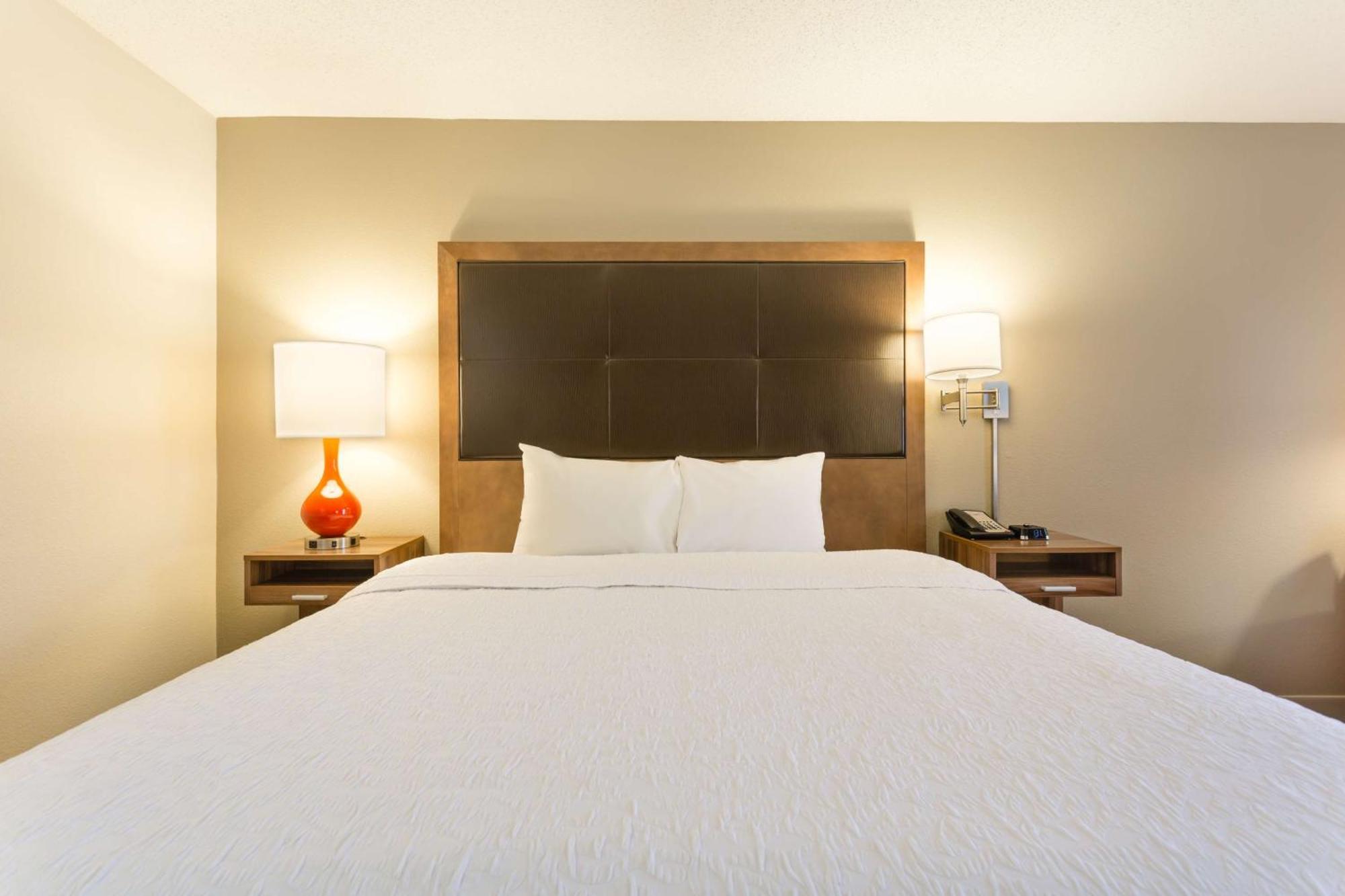 Hampton Inn Havelock Bagian luar foto